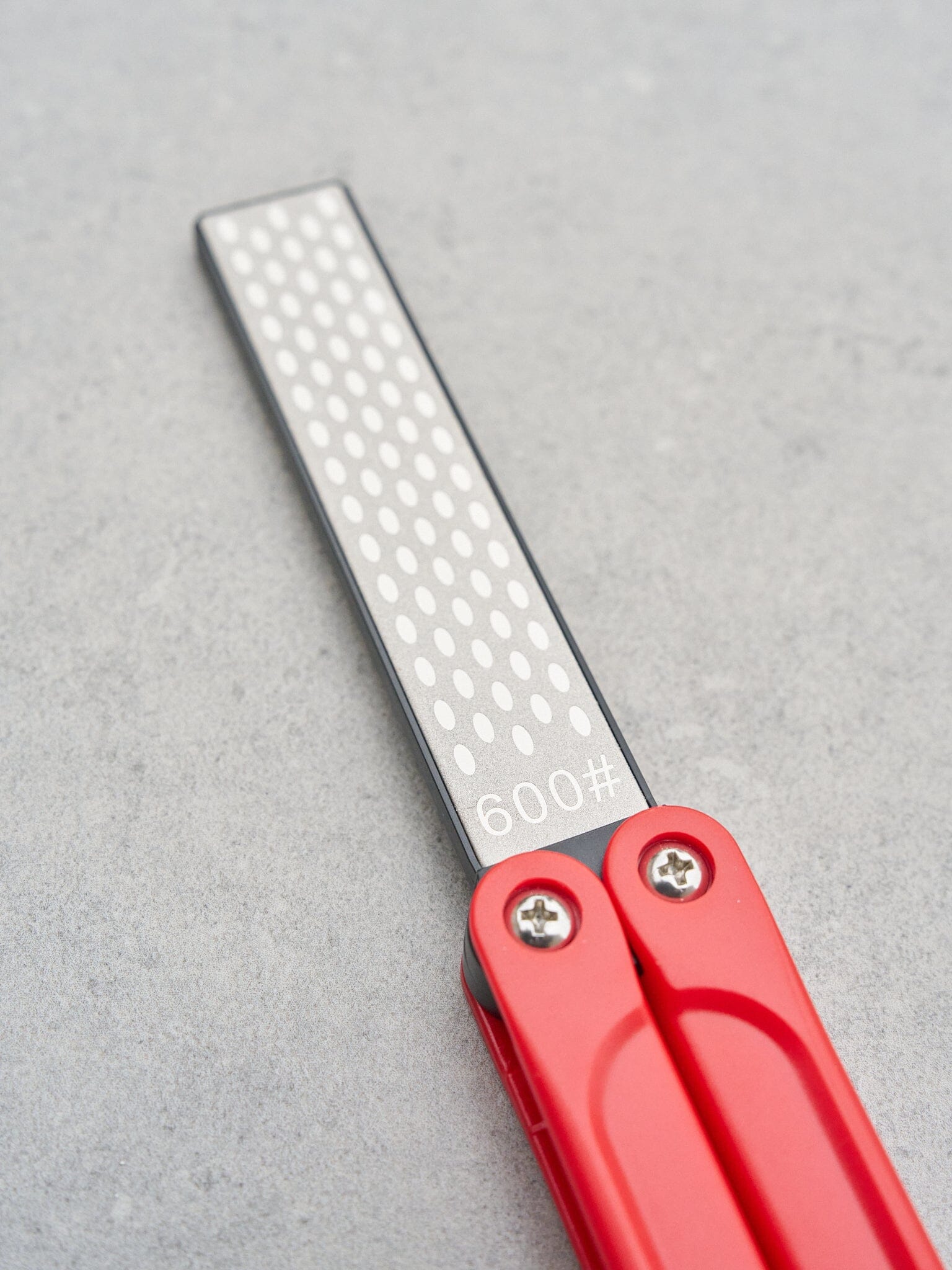 Slibesten og rensevæske til dine havesakse og redskaber. 